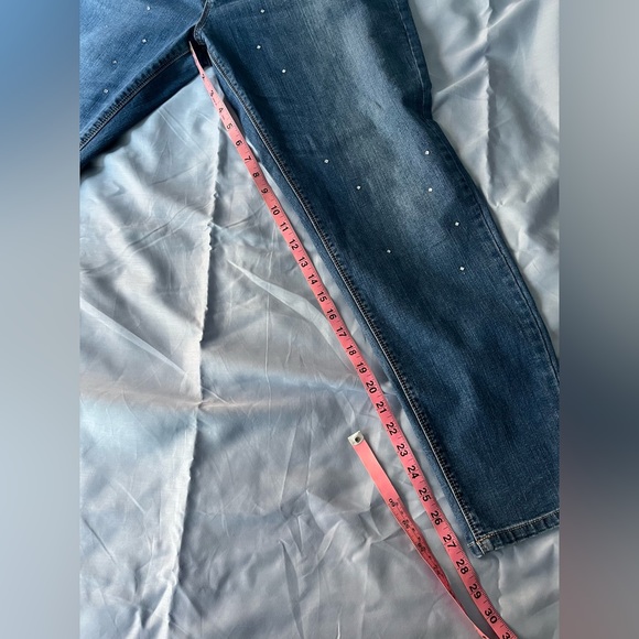 Seven 7️⃣ girlfriend jeans. Good condition - Picture 4 of 5